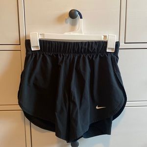 Black Nike Women’s SZ S Athletic Shorts